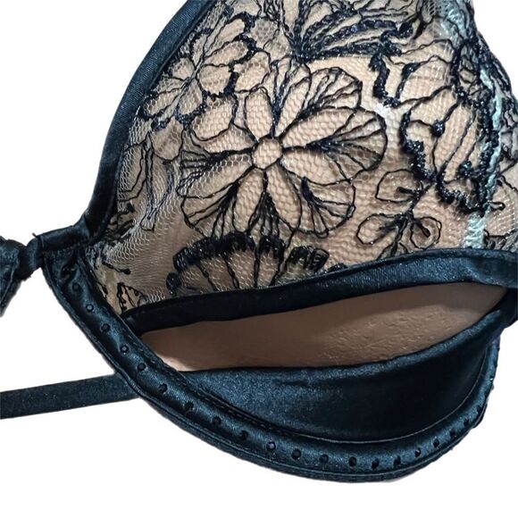 Victoria’s Secret Set Sexy Cut out mesh Rhinestones Demi Bra & High Waist thong - Picture 6 of 14